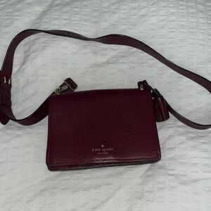 KATE SPADE NEW YORK
Leather Gold-Tone Crossbody Bag